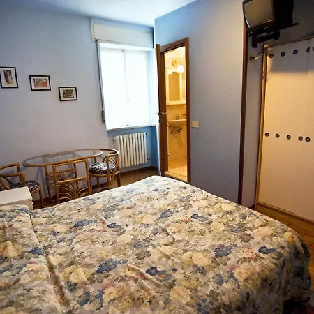 Della Posta Hotel *